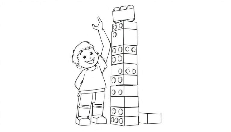 Placa de color de un niño feliz con una torre de LEGO alta.